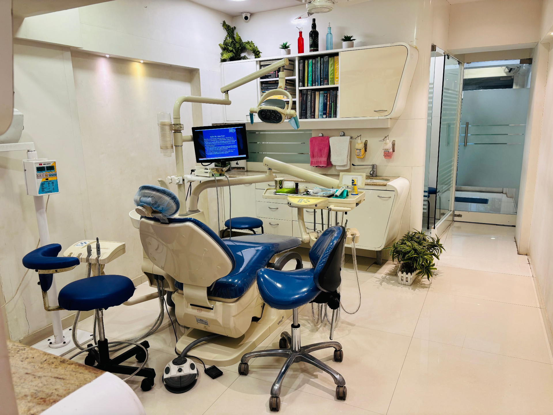 Private dental operatory at Designer Smiles in Vile Parle East, Mumbai Private dental operatory at Designer Smiles in Vile Parle East, Mumbai
